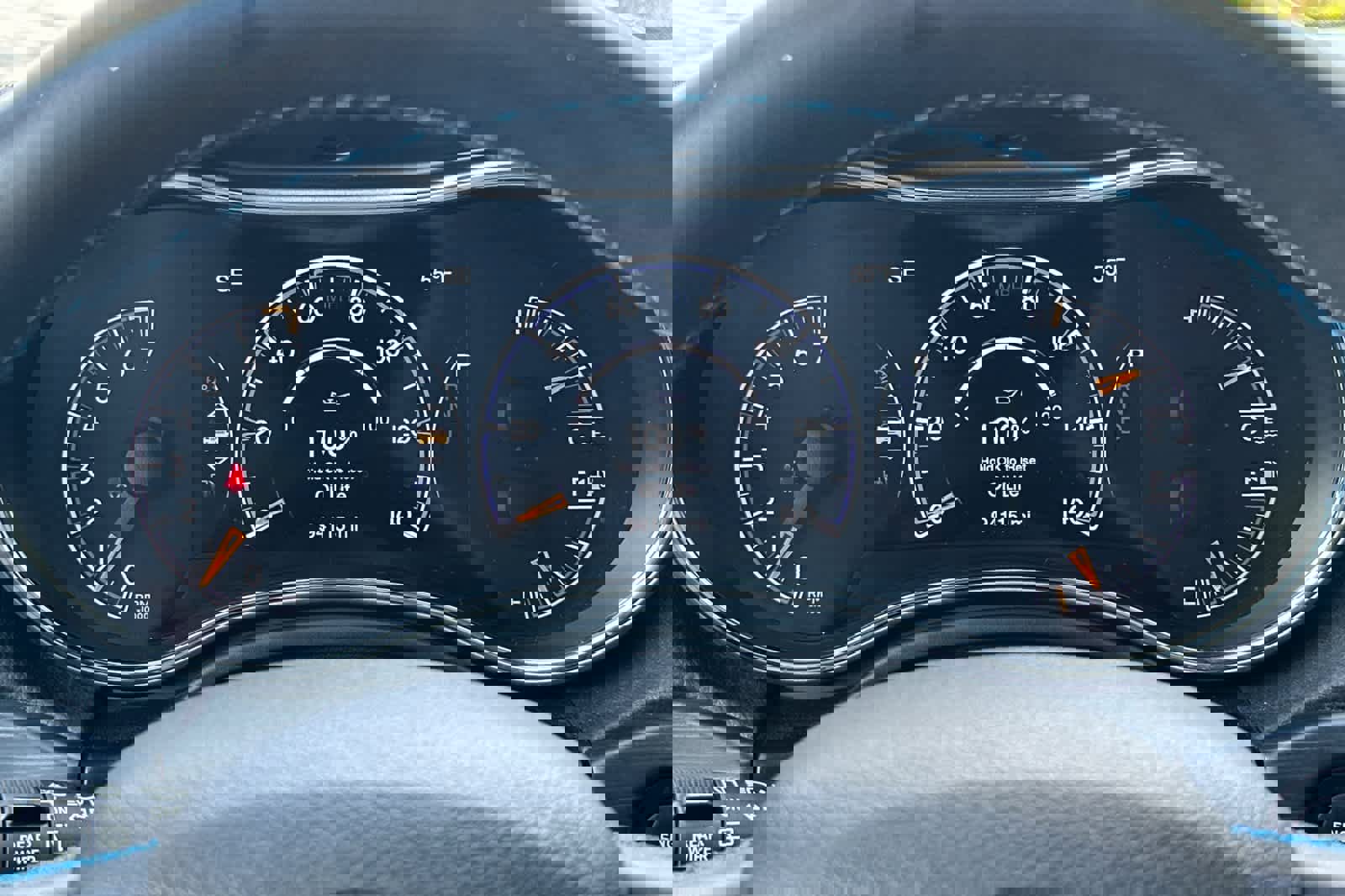 Used 2019 Jeep Grand Cherokee Laredo image 28