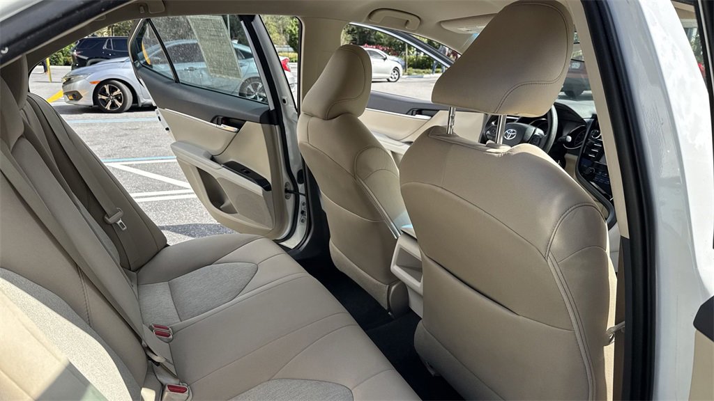 Used 2018 Toyota Camry LE image 34