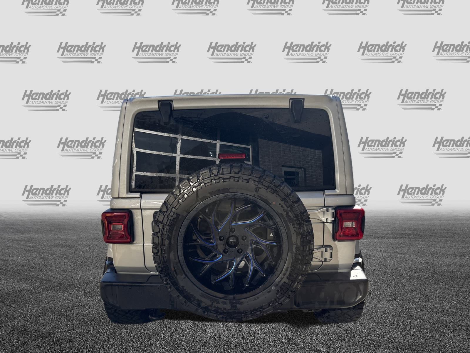 Used 2024 Jeep Wrangler Unlimited Sahara w/ Technology Group image 9