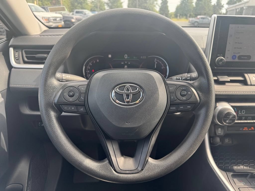 Used 2025 Toyota RAV4 XLE AWD/4WD image 8