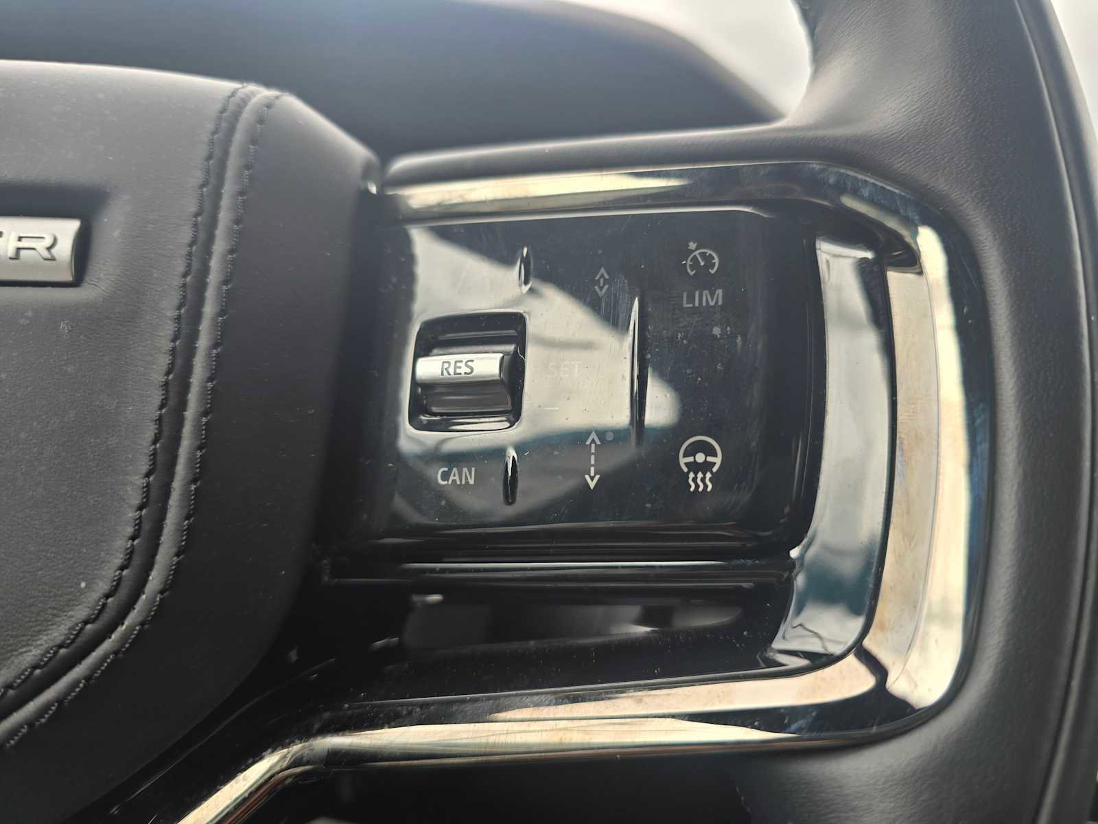 Used 2026 Land Rover Range Rover Velar Dynamic SE AWD/4WD image 32