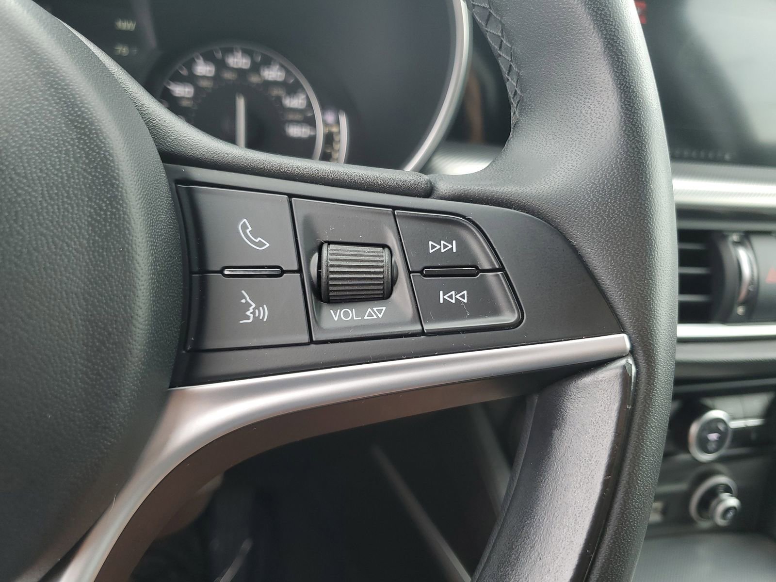 Used 2018 Alfa Romeo Stelvio Ti AWD/4WD image 24