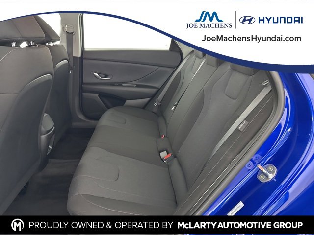 Used 2025 Hyundai Elantra SE image 29