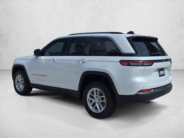 Used 2023 Jeep Grand Cherokee Laredo RWD image 7