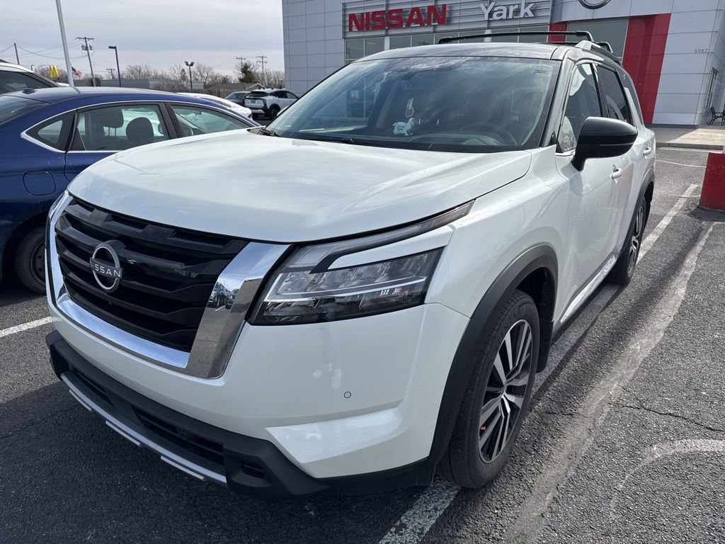 Certified 2023 Nissan Pathfinder Platinum image 2