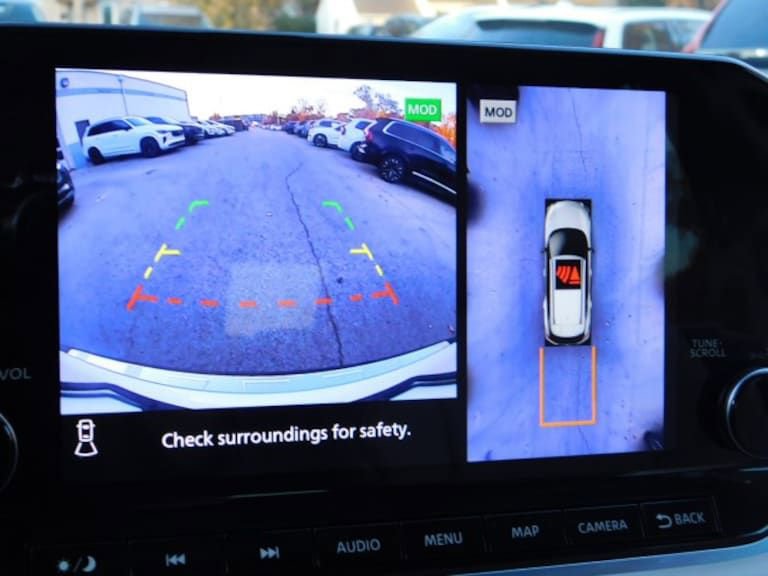 Used 2023 Nissan Rogue SL w/ SL Premium Package image 21