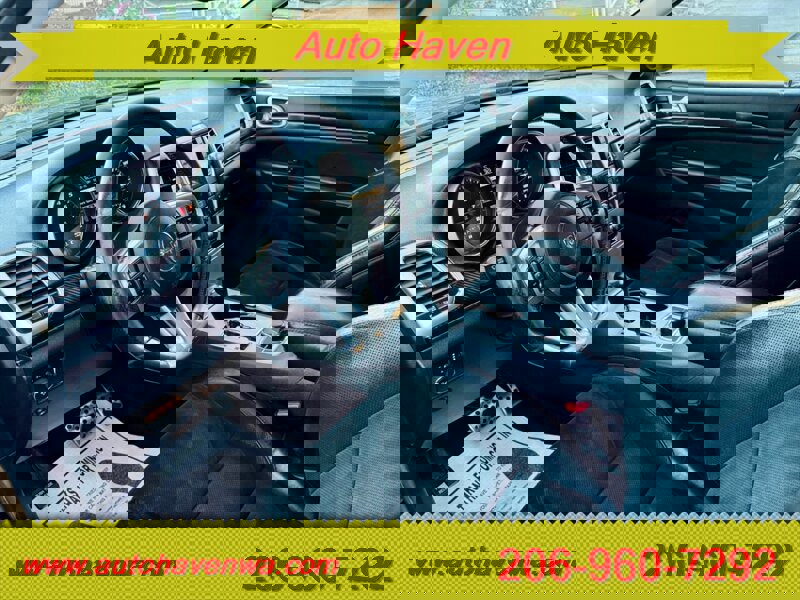 Used 2012 Jeep Grand Cherokee SRT8 w/ Luxury Group II image 9