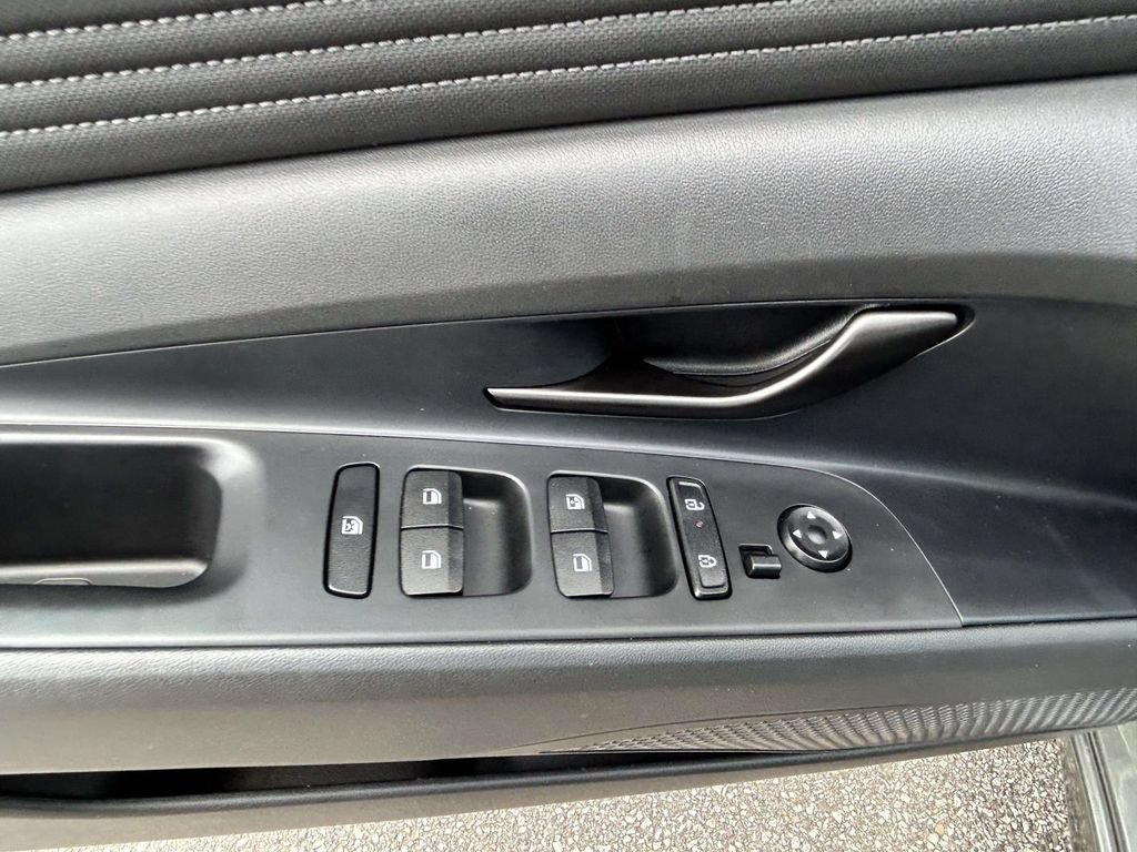 Certified 2026 Hyundai Elantra Sport FWD image 13