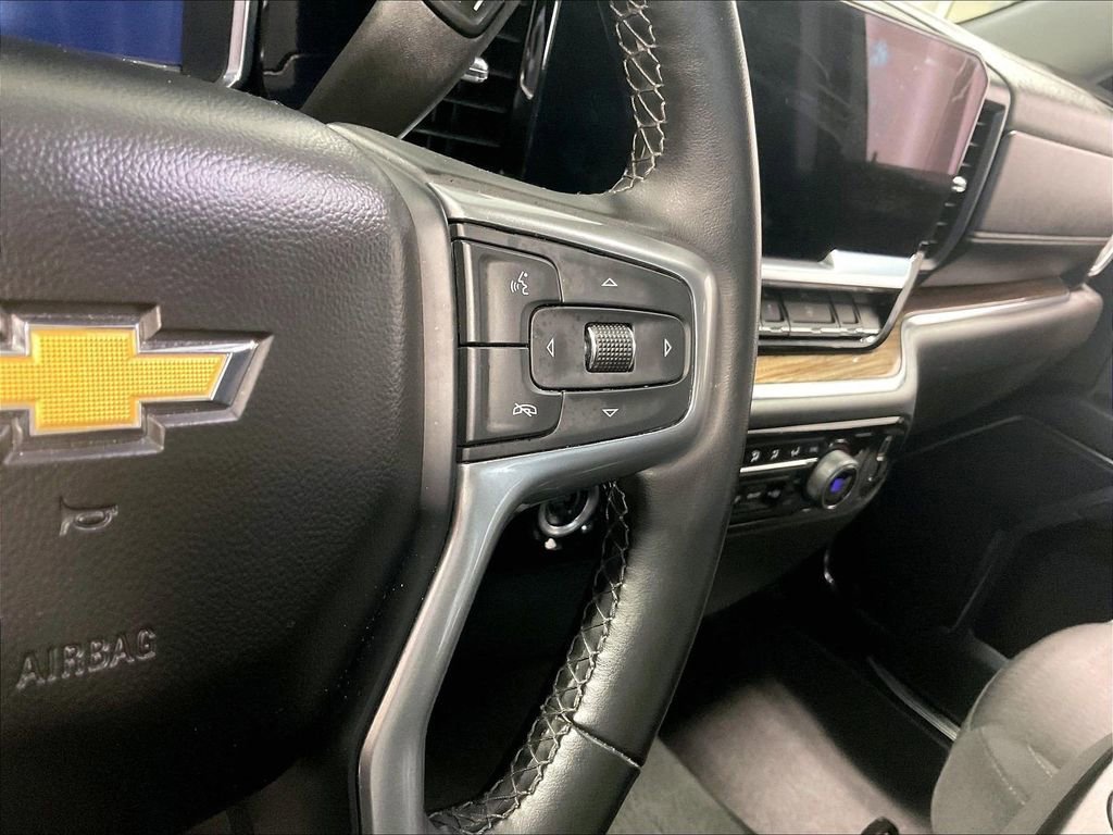 Used 2023 Chevrolet Silverado 1500 LT AWD/4WD image 23