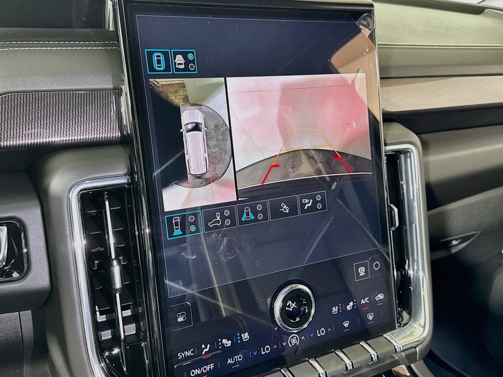 New 2026 GMC Yukon XL Elevation w/ Elevation Premium Package AWD/4WD image 9