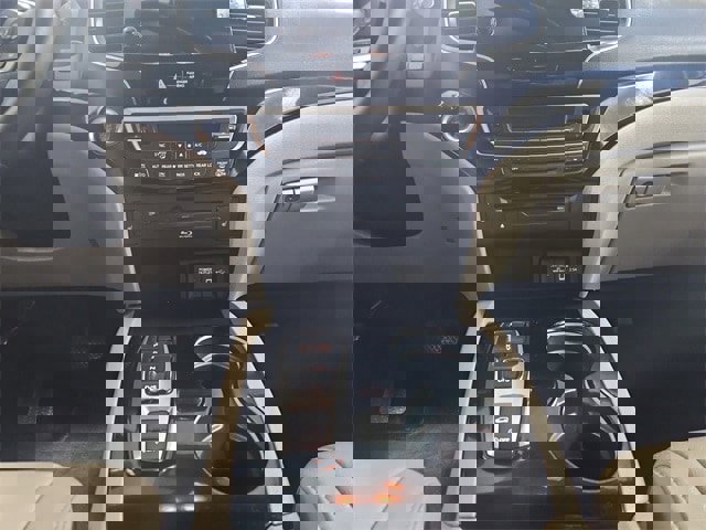 Used 2022 Honda Pilot Touring image 11