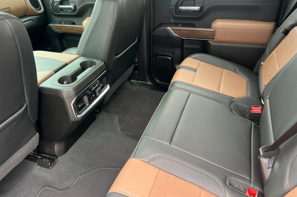 Used 2023 Chevrolet Silverado 2500 High Country w/ Z71 Off-Road Package AWD/4WD image 9