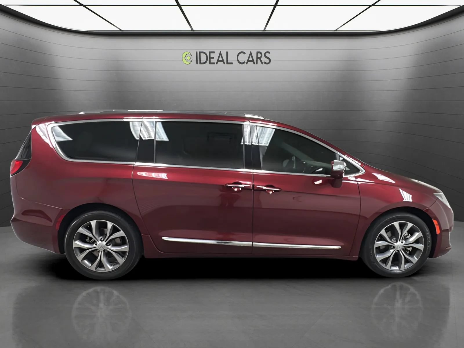 Used 2017 Chrysler Pacifica Limited FWD image 4