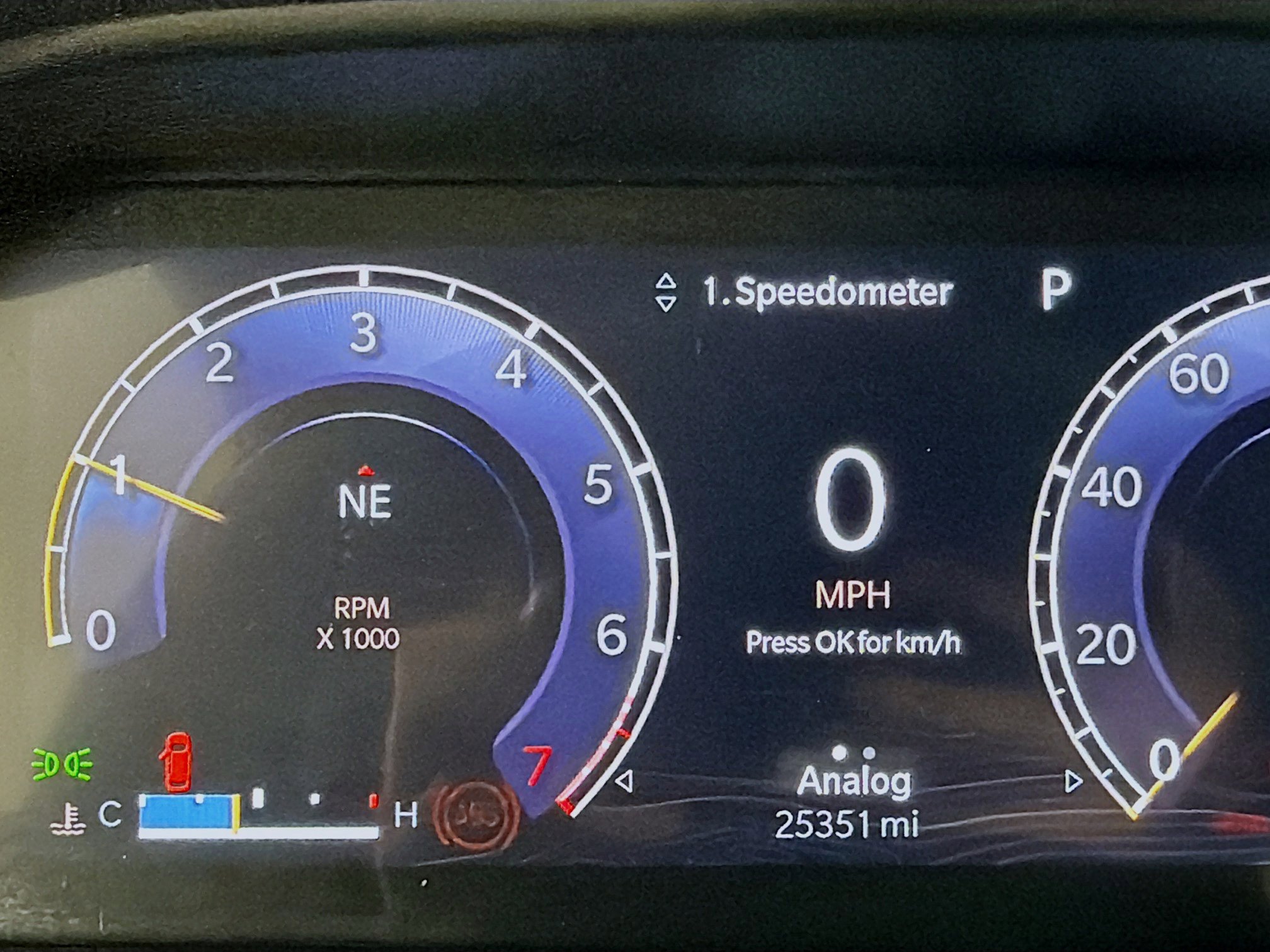 Used 2024 Jeep Grand Cherokee Laredo image 14