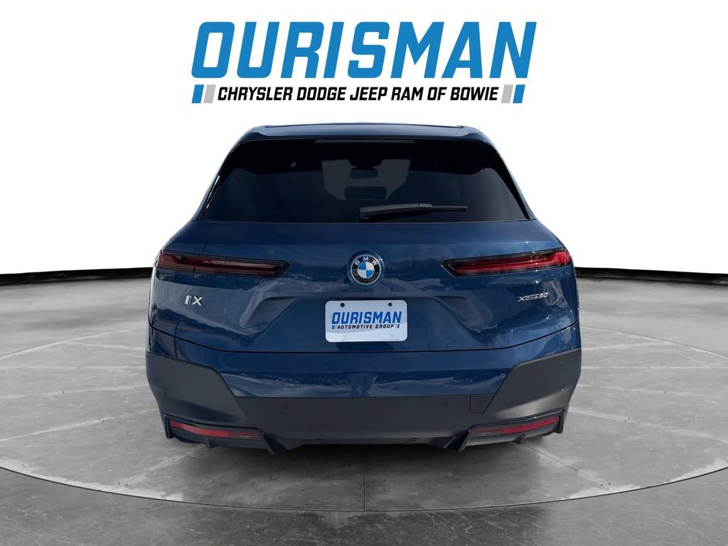 Used 2023 BMW iX xDrive50 w/ Convenience Package image 5