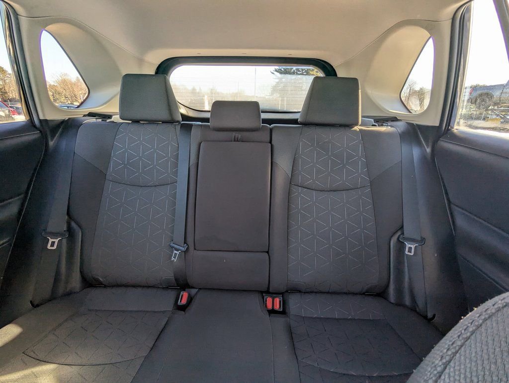 Used 2021 Toyota RAV4 XLE image 19