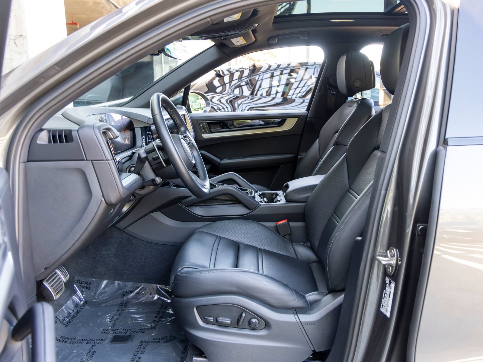 Certified 2024 Porsche Cayenne S AWD/4WD image 30