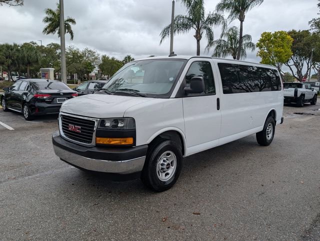 Used 2023 GMC Savana 3500 LS w/ Chrome Appearance Package image 3