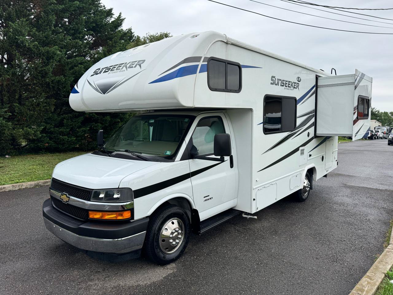 Used 2019 Chevrolet Express 4500 w/ RV Package