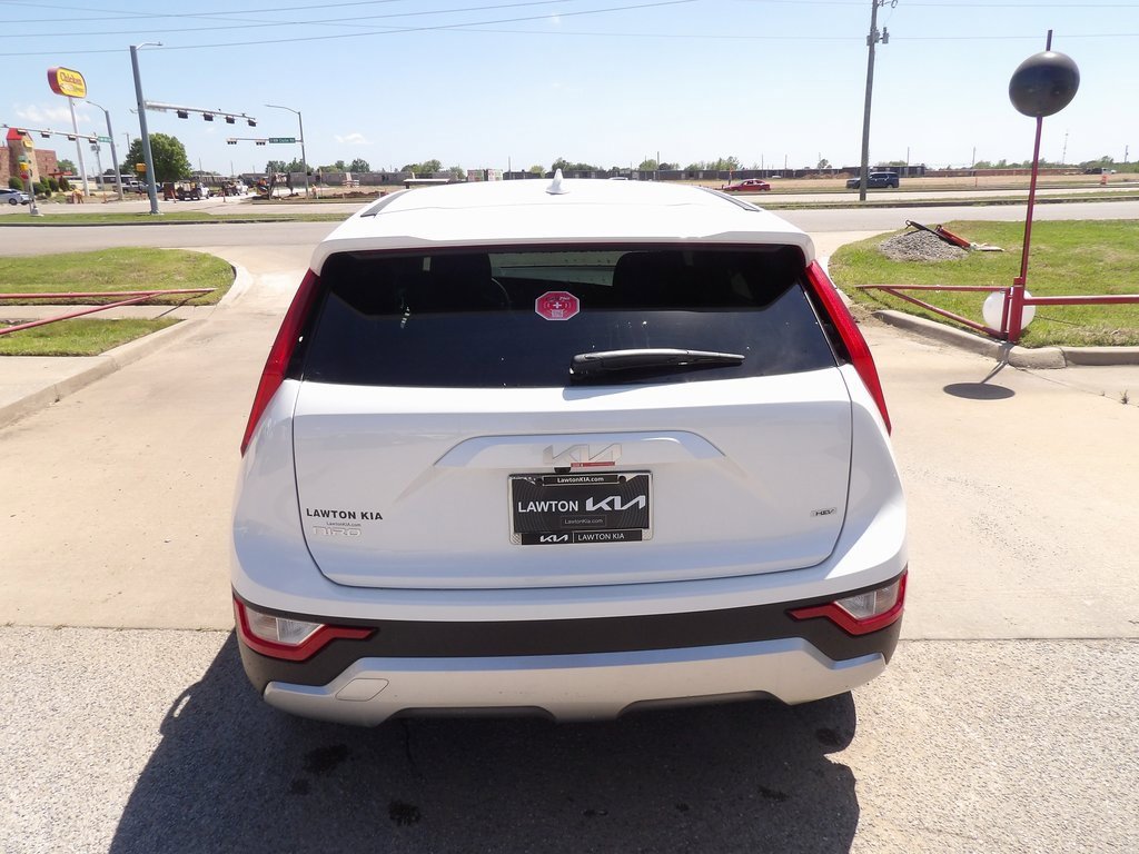 New 2025 Kia Niro LX image 7