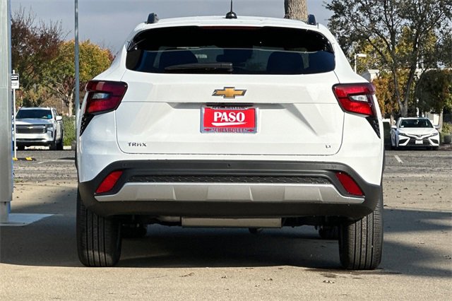 New 2026 Chevrolet Trax LT w/ Driver Confidence Package image 6