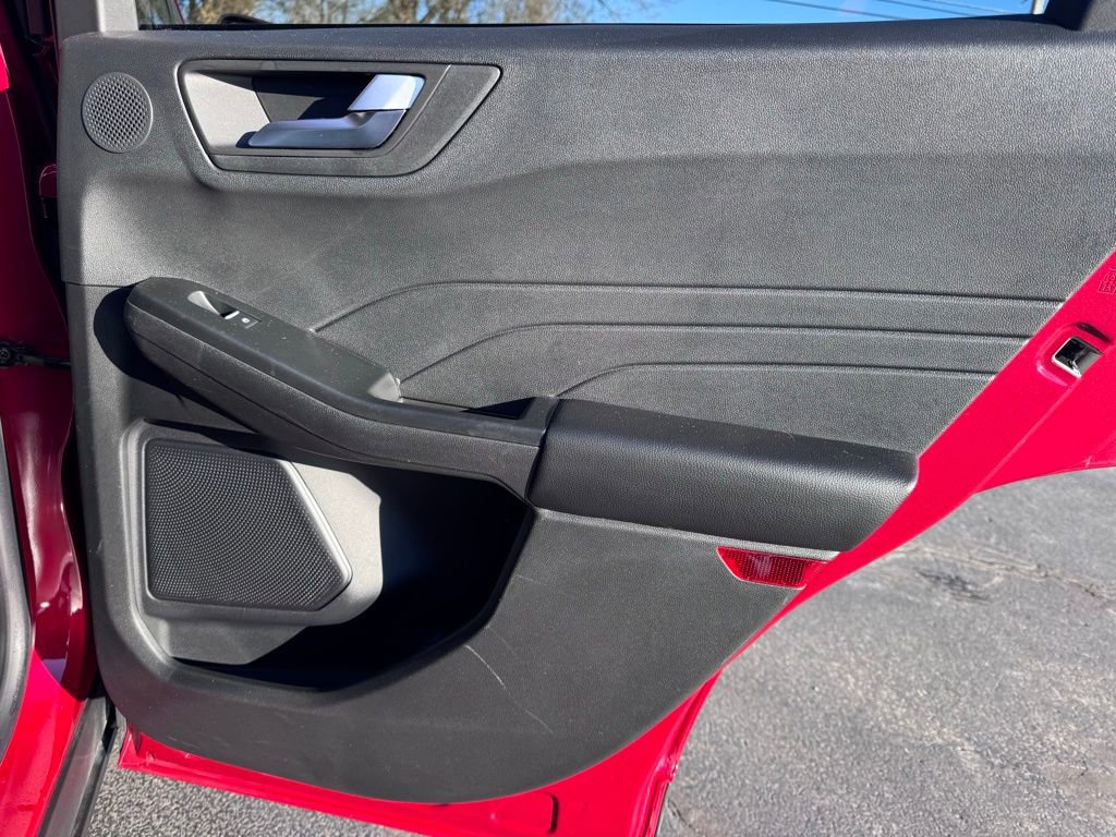Used 2025 Ford Escape SE w/ PHEV Premium Package FWD image 30