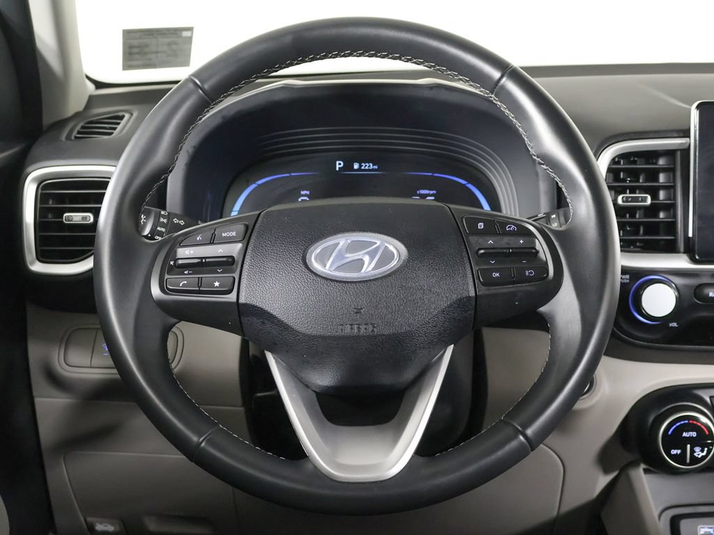 Certified 2026 Hyundai Venue SEL FWD image 32