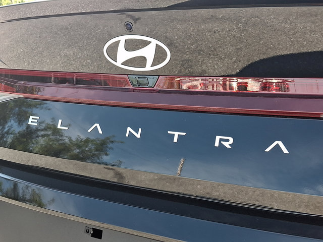 New 2026 Hyundai Elantra SEL Sport FWD image 23