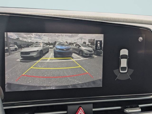 Used 2021 Hyundai Elantra Limited image 19