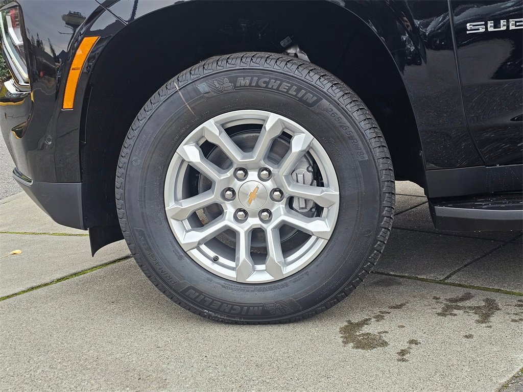 New 2026 Chevrolet Suburban LS image 9