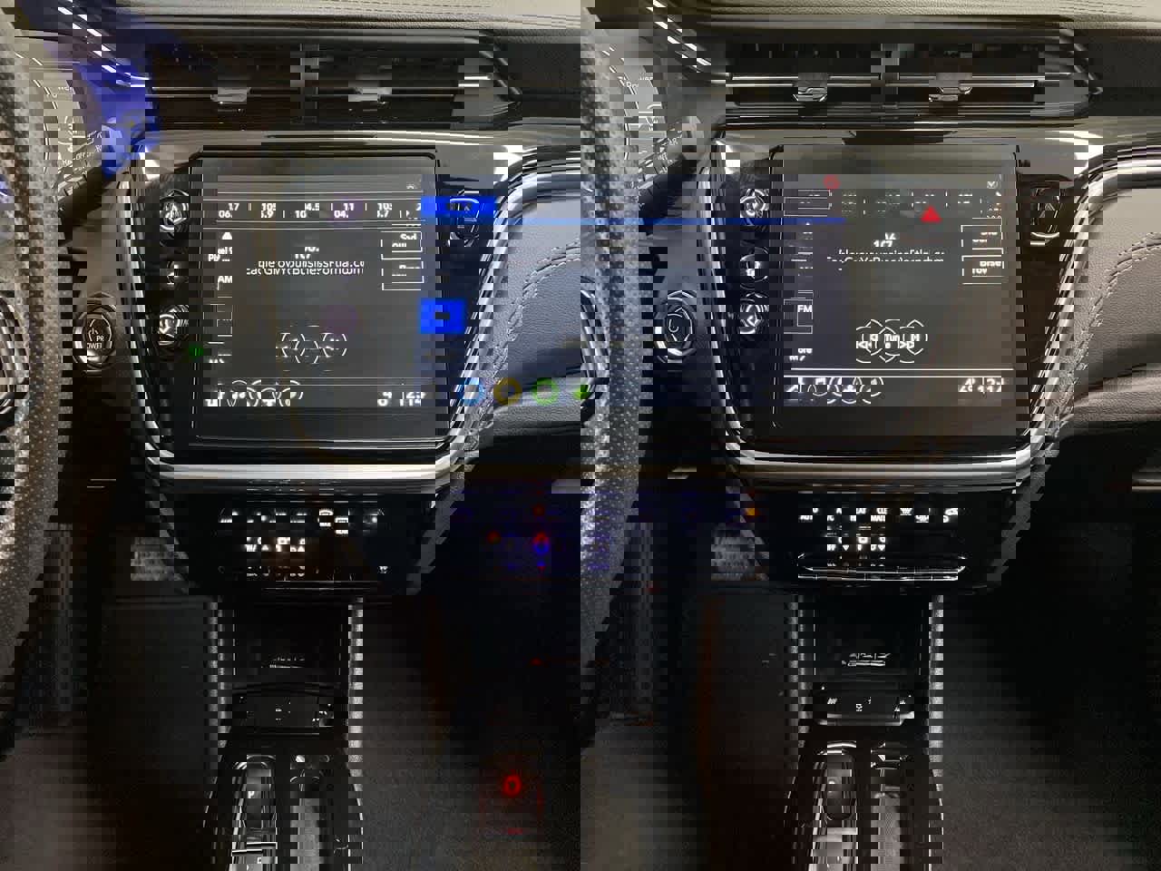 Used 2023 Chevrolet Bolt EUV LT image 25