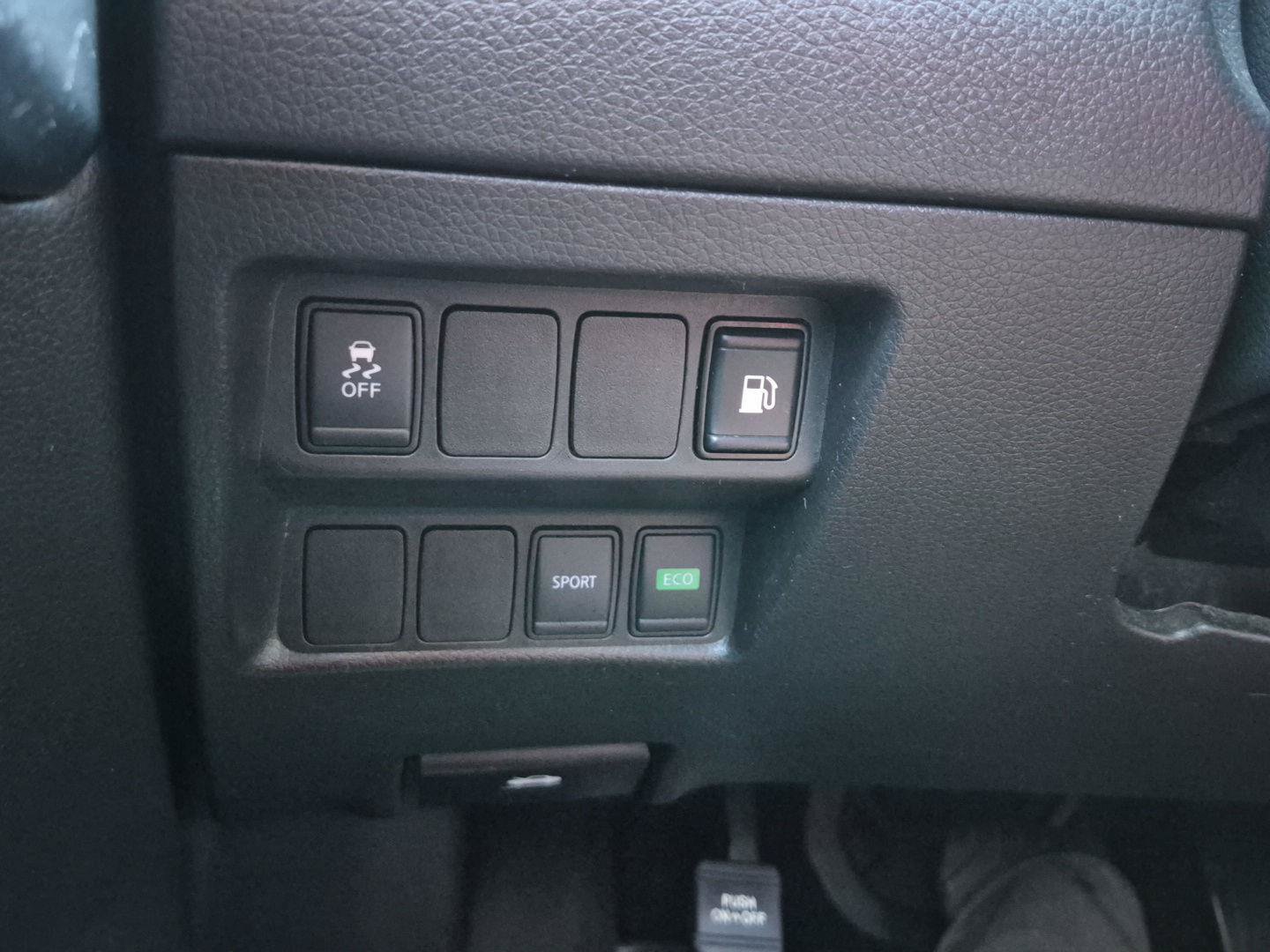 Used 2018 Nissan Rogue S FWD image 15