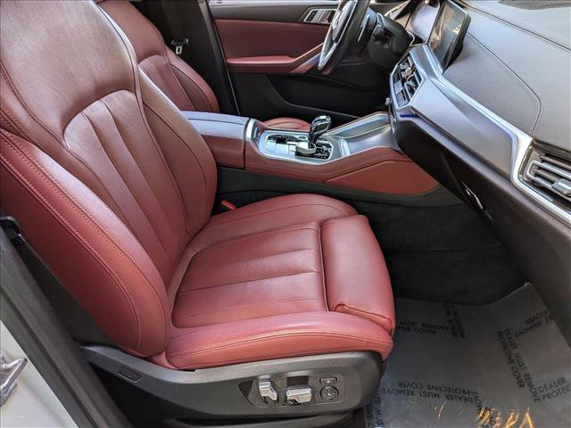 Used 2022 BMW X6 xDrive40i w/ Executive Package image 22