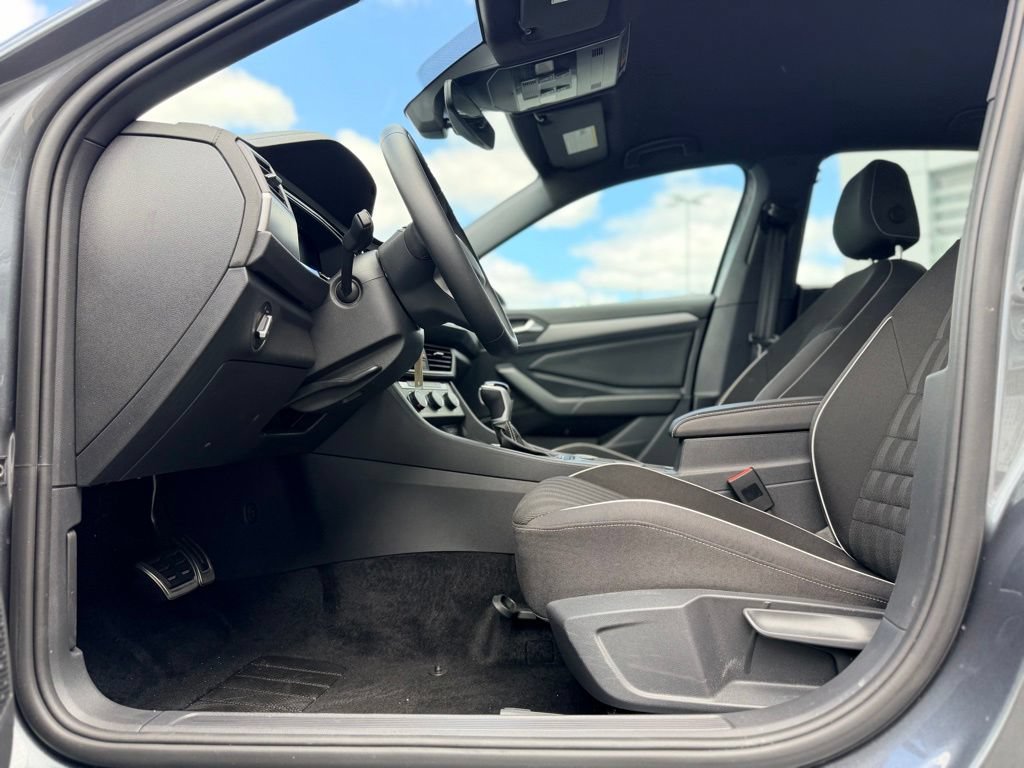 Used 2024 Volkswagen Jetta Sport FWD image 10