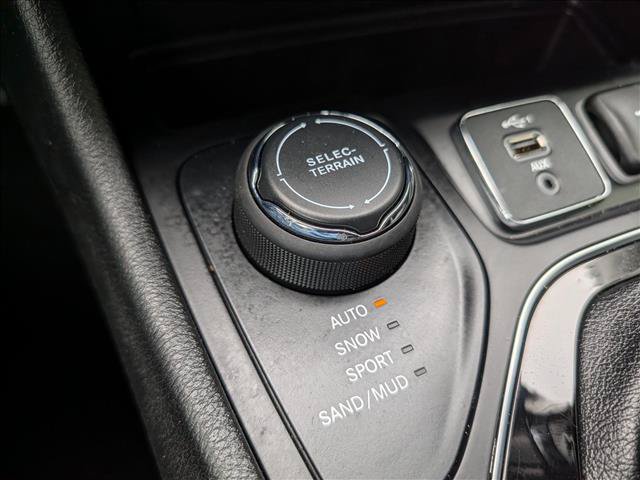 Used 2020 Jeep Cherokee Limited AWD/4WD image 32