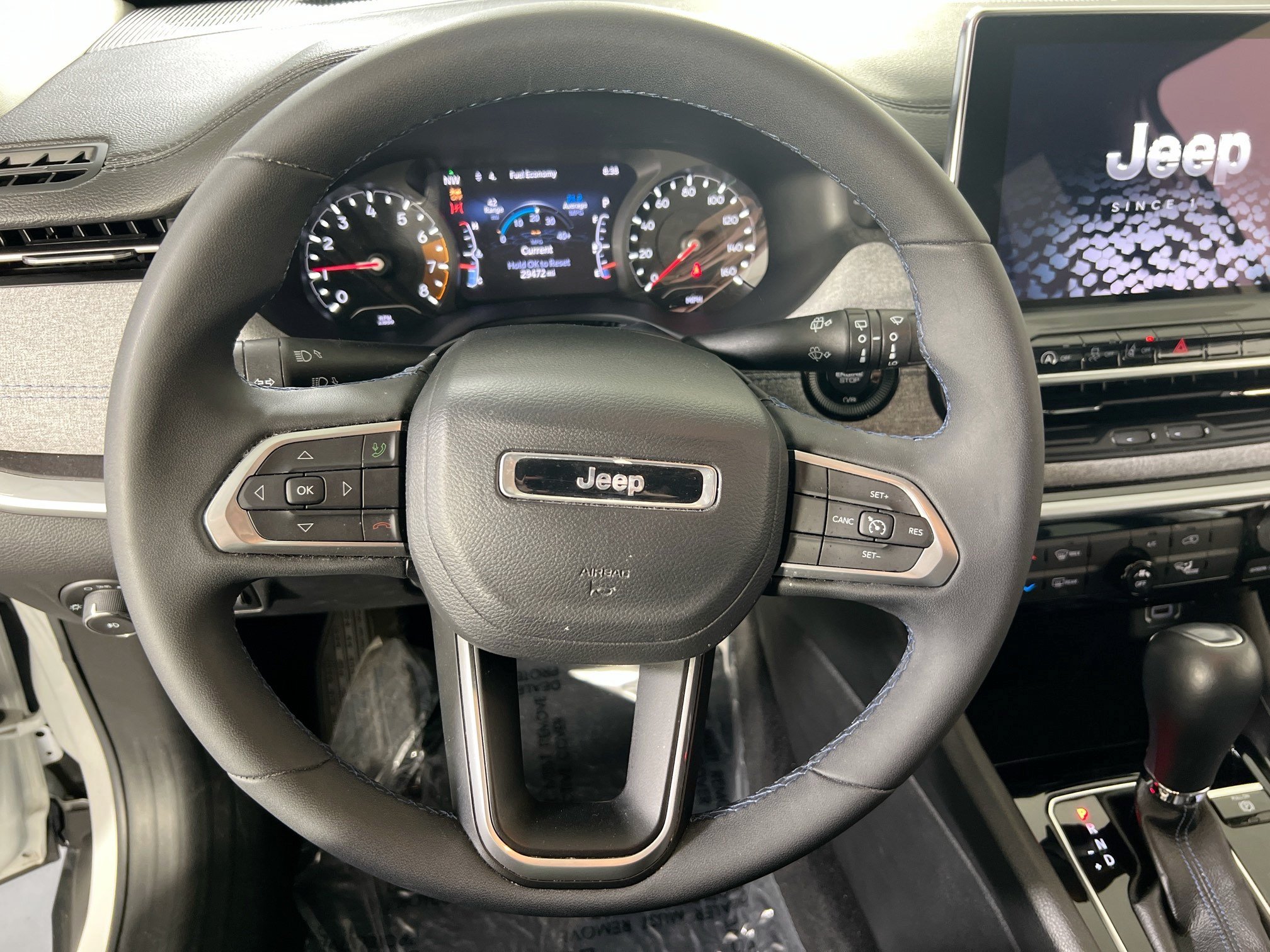 Used 2022 Jeep Compass Latitude w/ Sun and Sound Group AWD/4WD image 11