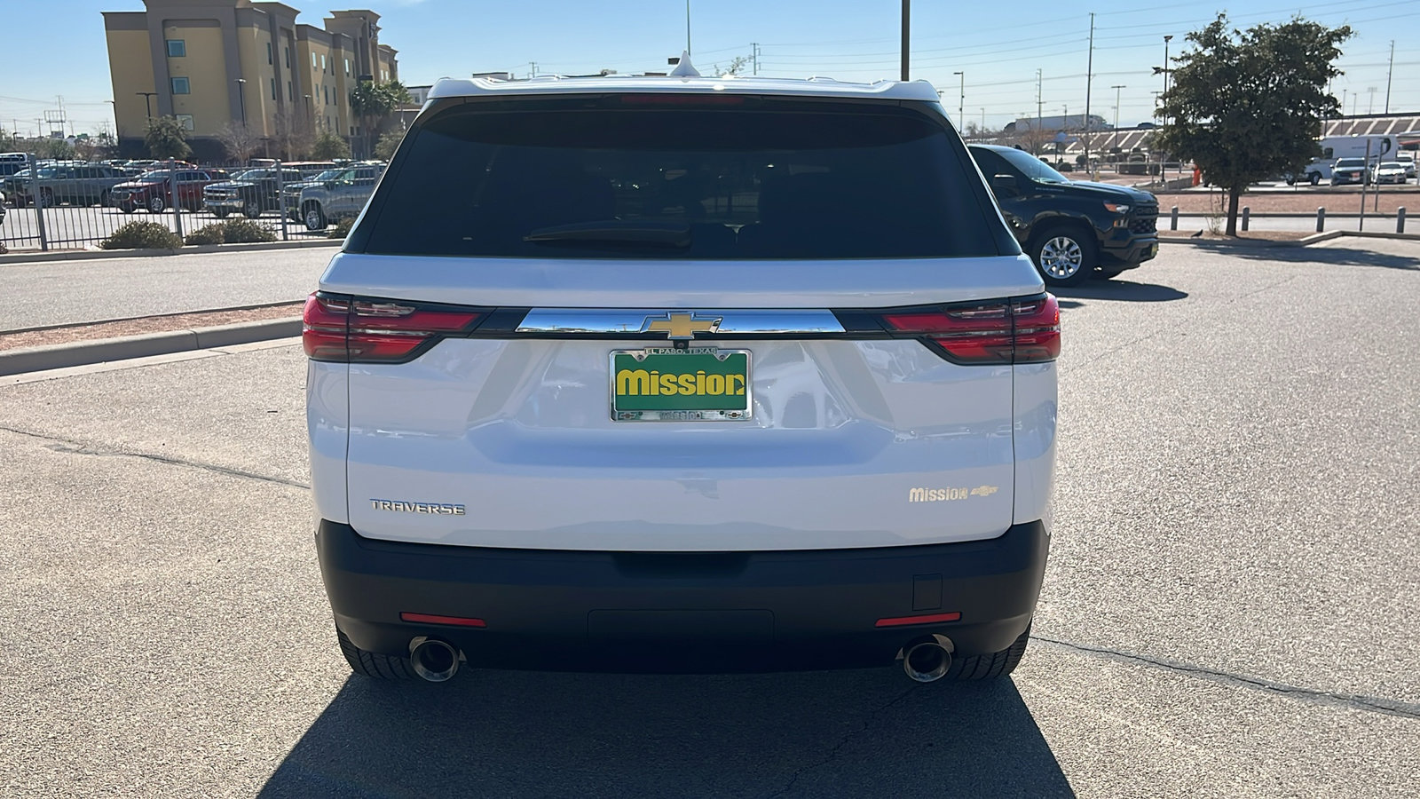 Used 2023 Chevrolet Traverse LS image 7