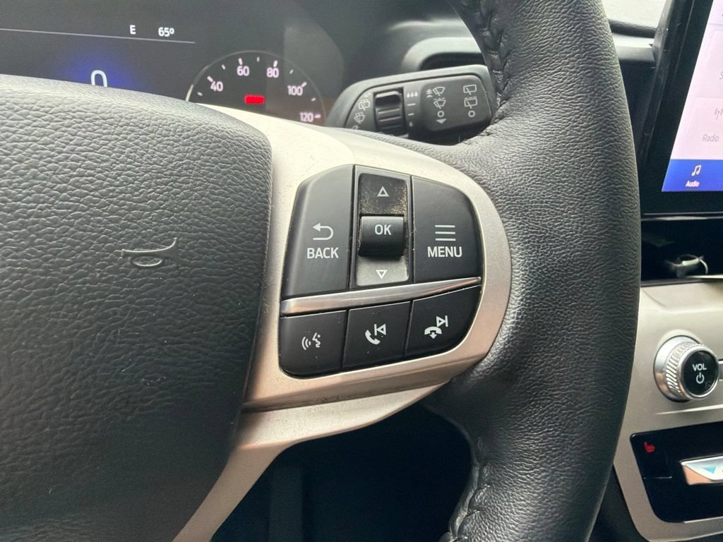 Used 2023 Ford Explorer XLT AWD/4WD image 34