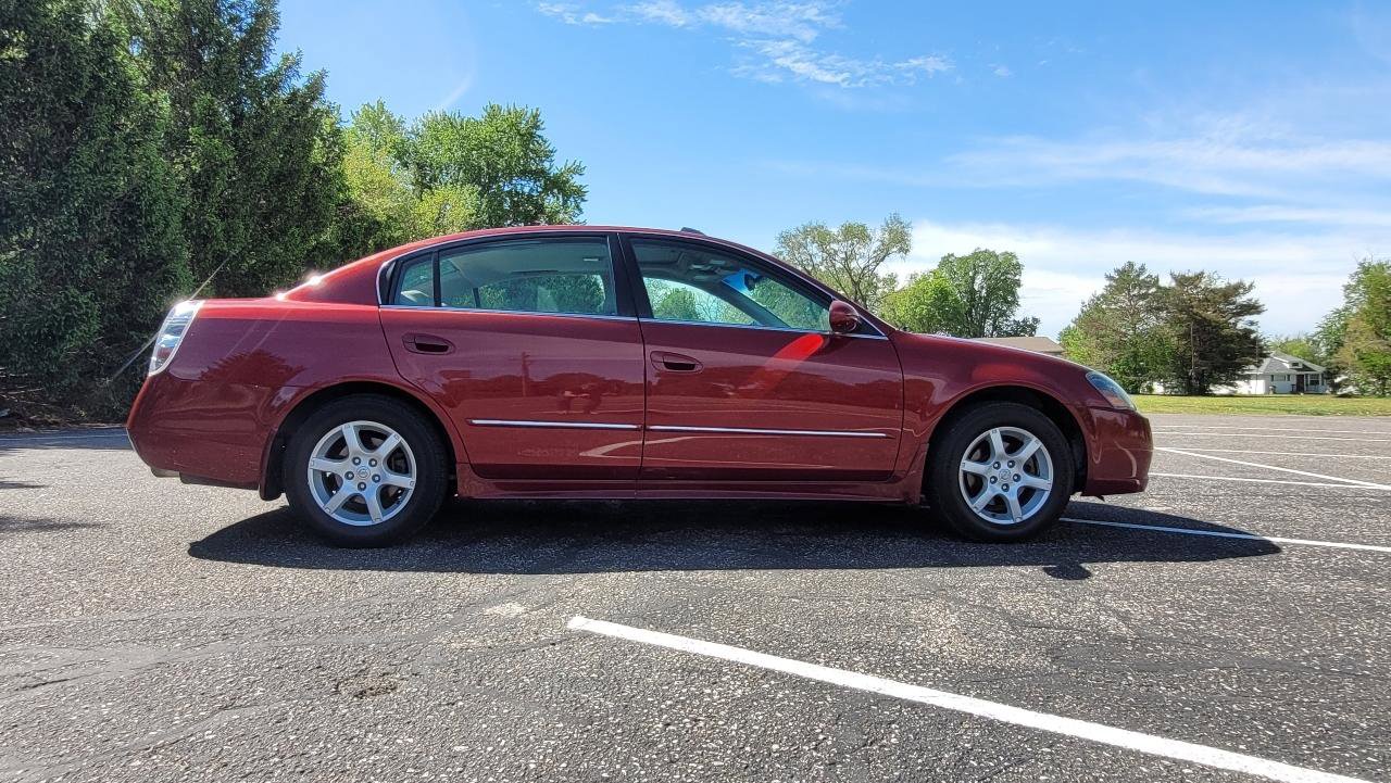 Used 2005 Nissan Altima 3.5 SL FWD image 5