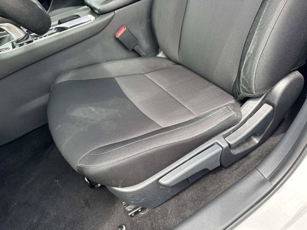 Used 2025 Nissan Sentra SV FWD image 34