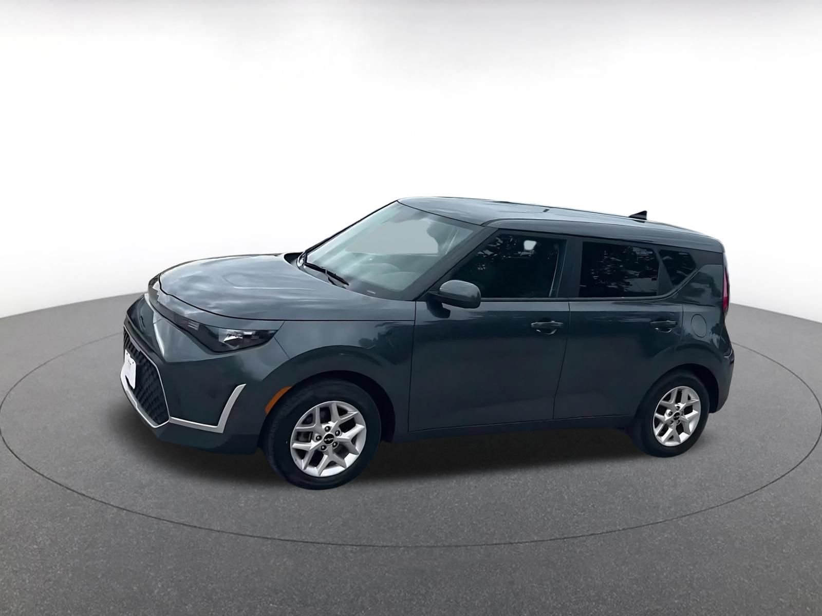 Used 2025 Kia Soul LX w/ LX Technology Package FWD image 8