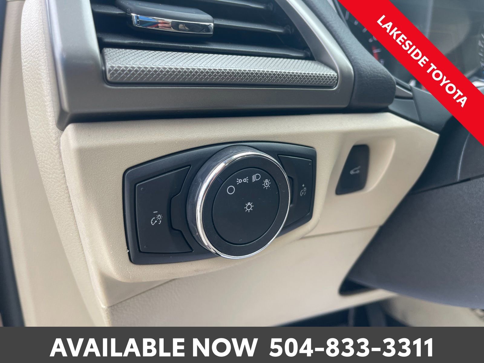 Used 2015 Ford Fusion SE image 27