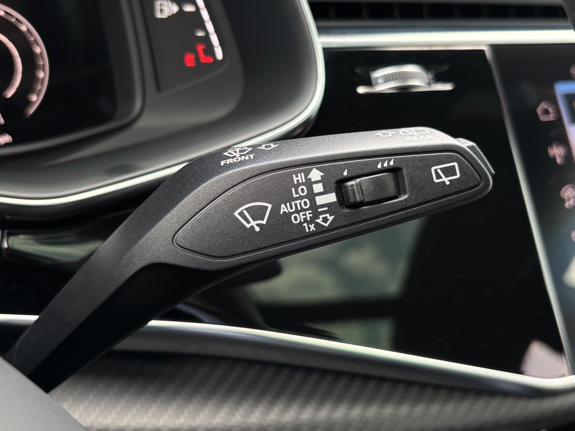 Used 2025 Audi RS Q8 performance AWD/4WD image 39