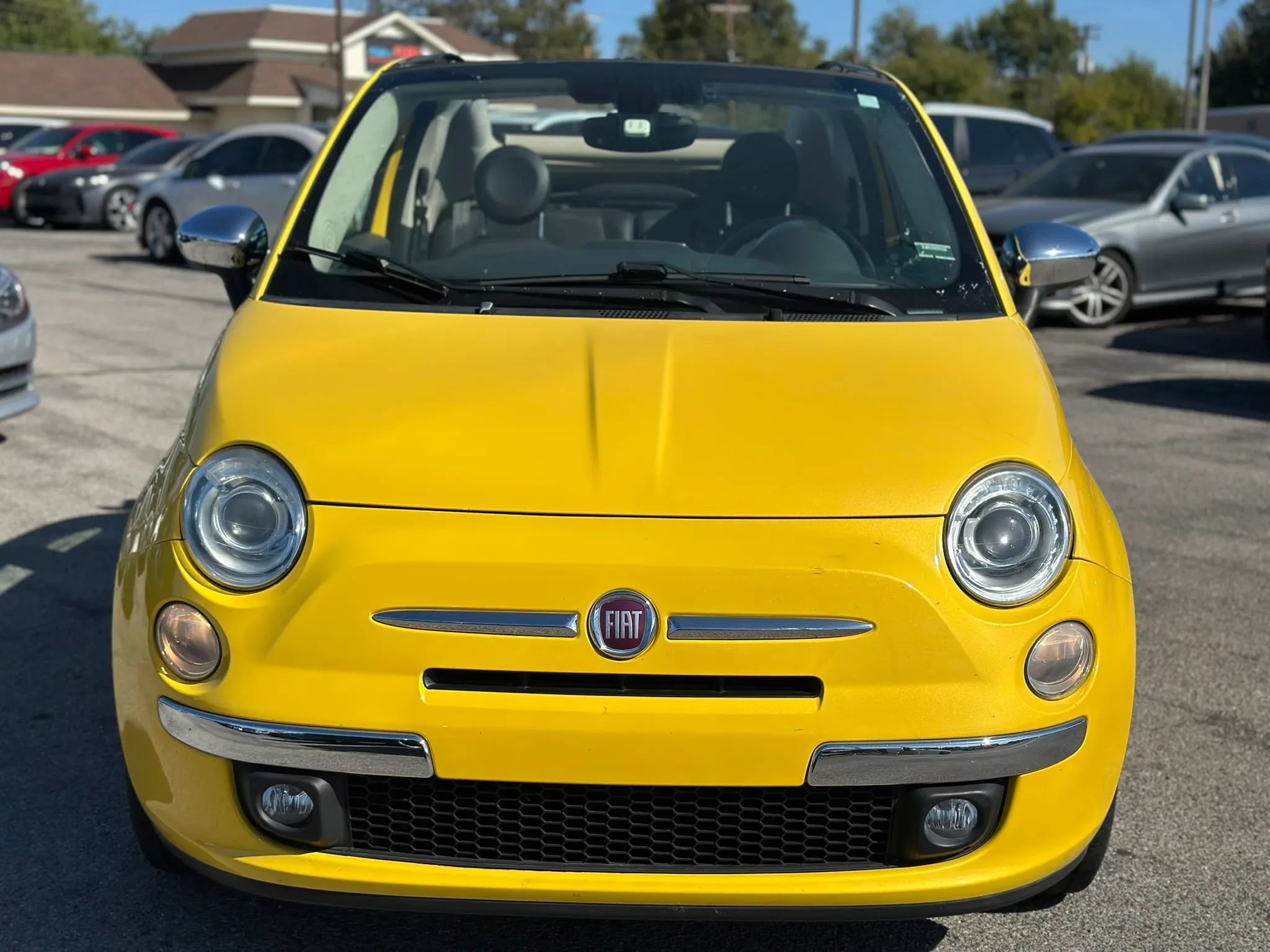 Used 2017 FIAT 500 Lounge FWD image 4