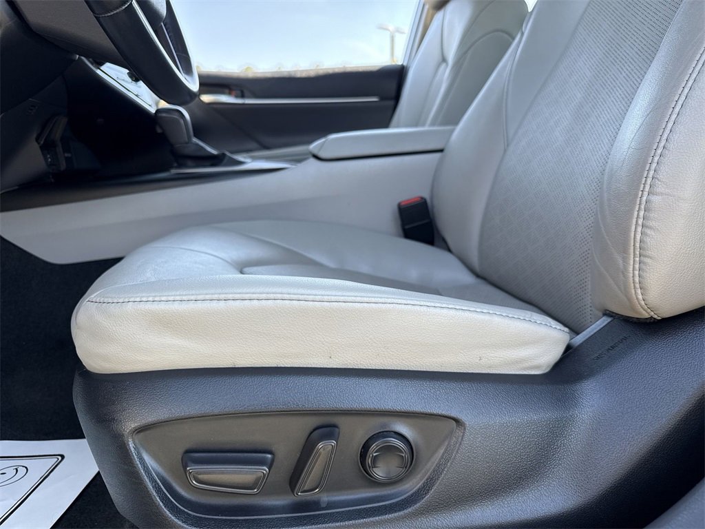 Used 2024 Toyota Camry XSE image 11