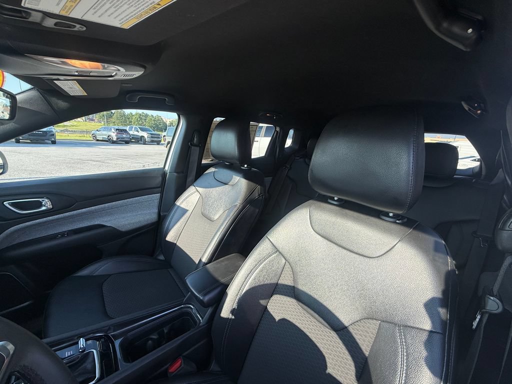 Used 2024 Jeep Compass Latitude AWD/4WD image 20