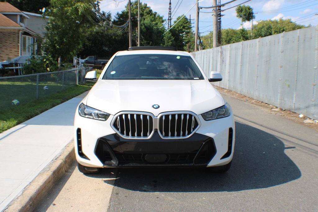 Used 2026 BMW X6 xDrive40i w/ Climate Comfort Package AWD/4WD image 3
