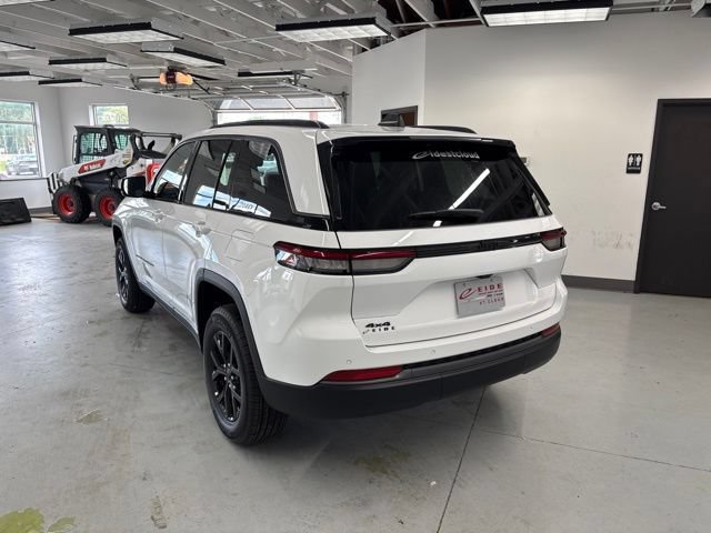 New 2026 Jeep Grand Cherokee Altitude AWD/4WD image 5