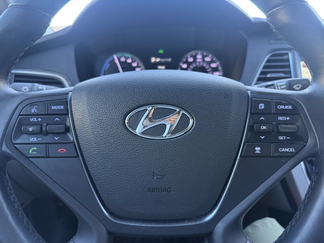Used 2016 Hyundai Sonata Limited w/ Option Group 02 FWD image 11
