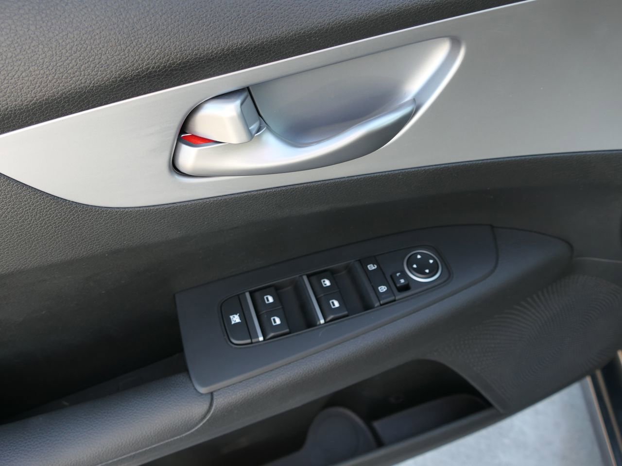 Used 2023 Kia Forte LXS w/ LXS Technology Package image 19